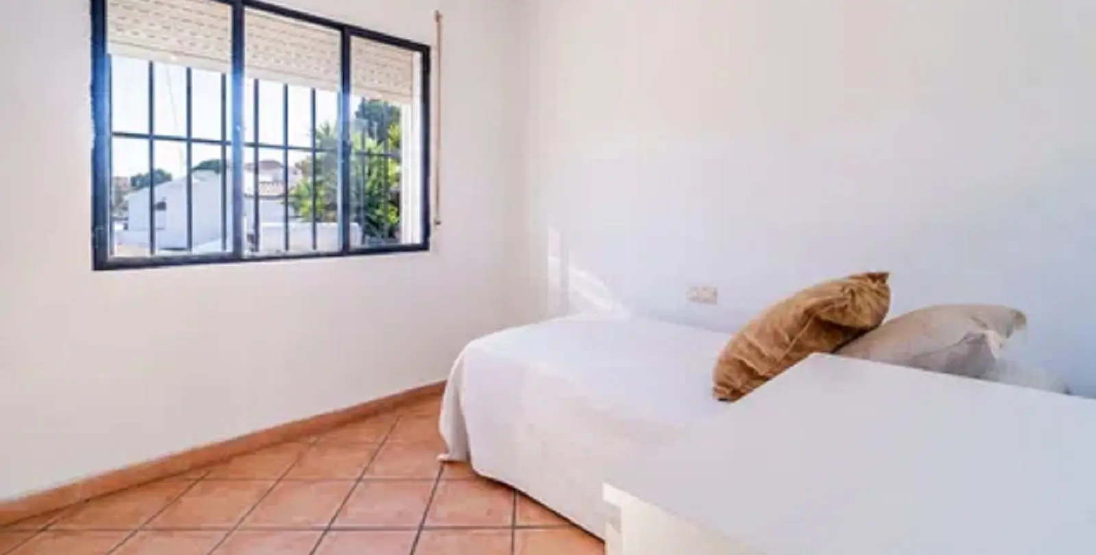 Sale of detached villa in Málaga Este 15