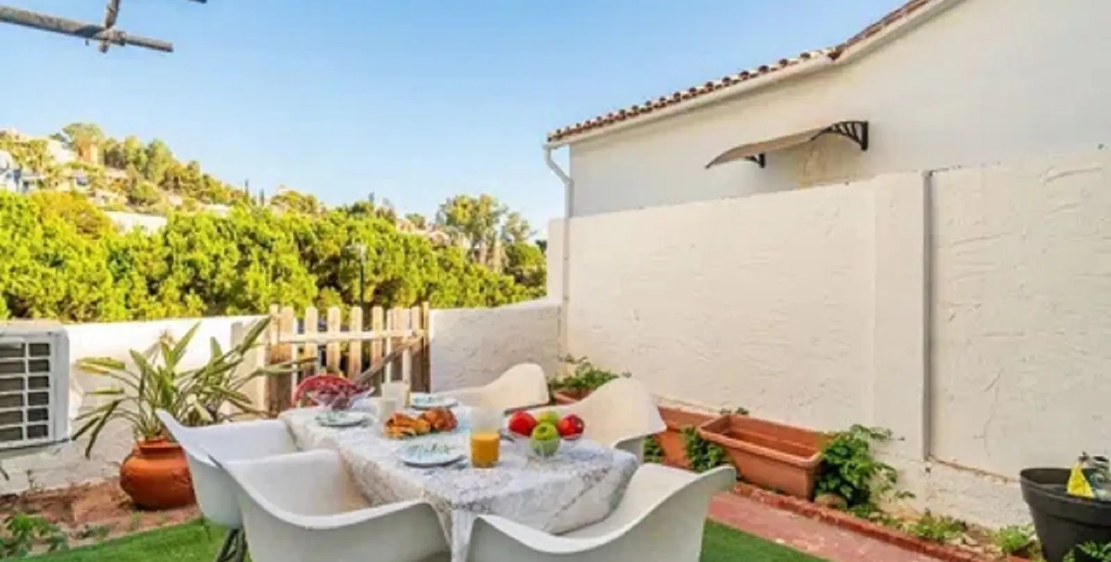 Sale of detached villa in Málaga Este 17