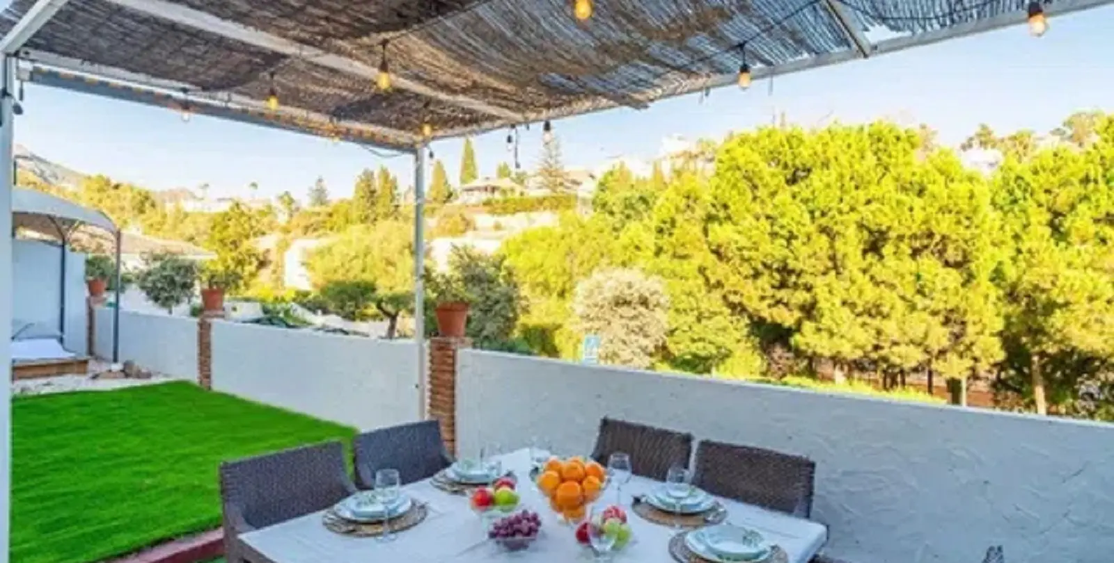 Sale of detached villa in Málaga Este 18