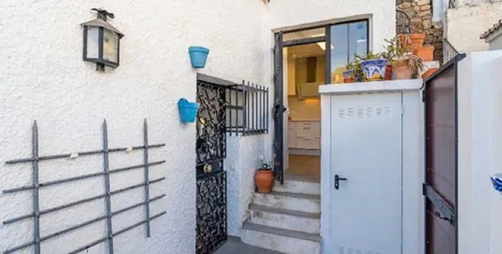 Sale of detached villa in Málaga Este 25