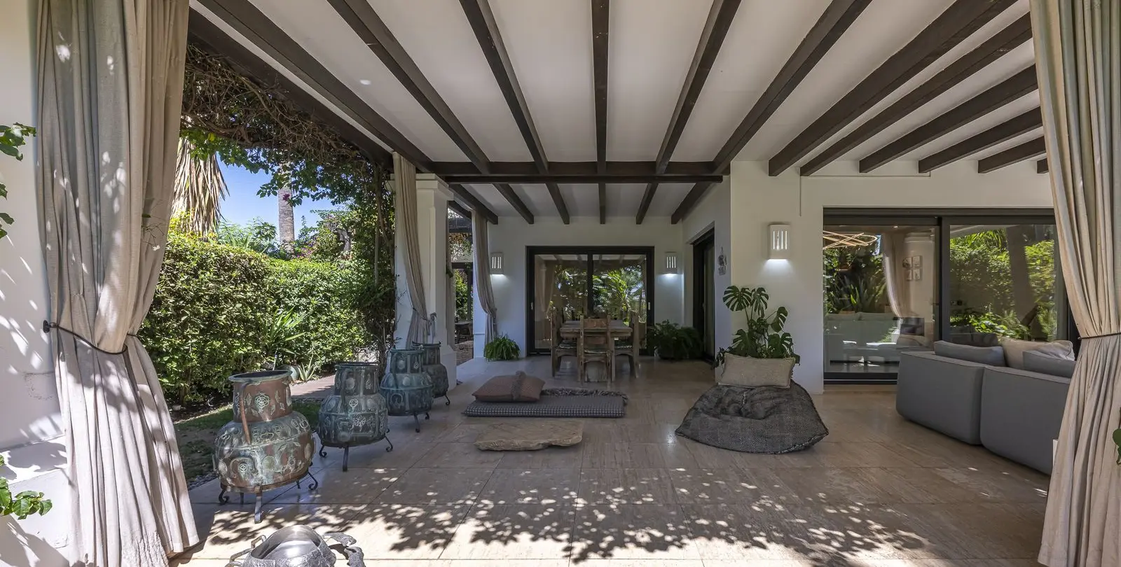 Sale of detached villa in The Golden Mile 5