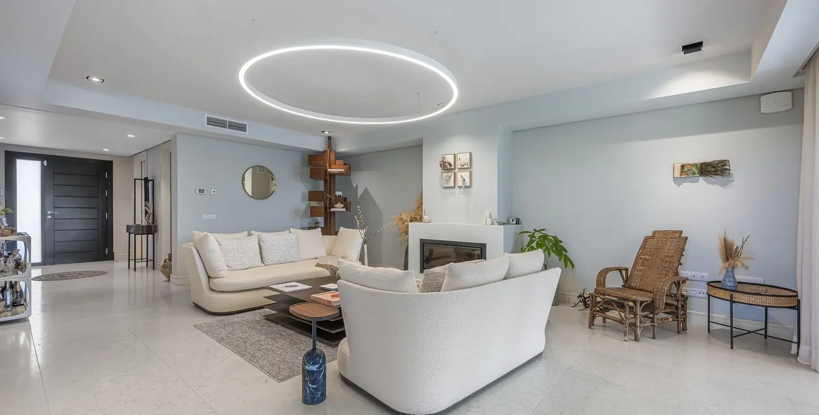 Sale of detached villa in The Golden Mile 10