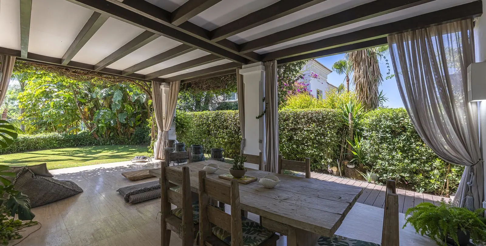 Sale of detached villa in The Golden Mile 13
