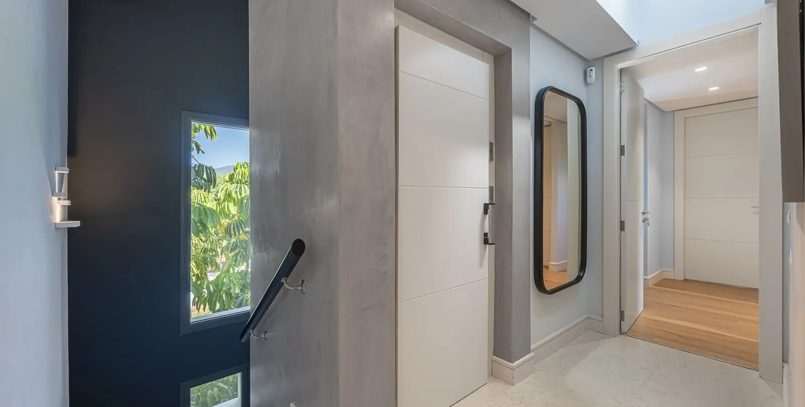 Sale of detached villa in The Golden Mile 25