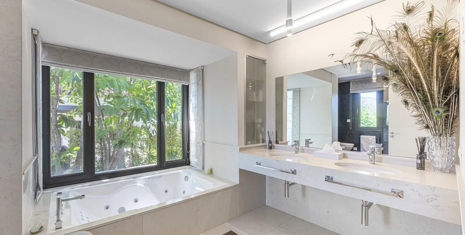 Sale of detached villa in The Golden Mile 27