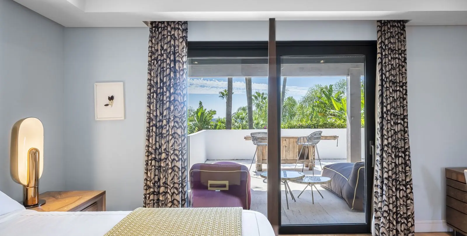Sale of detached villa in The Golden Mile 32