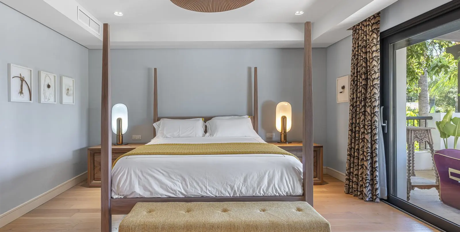 Sale of detached villa in The Golden Mile 33