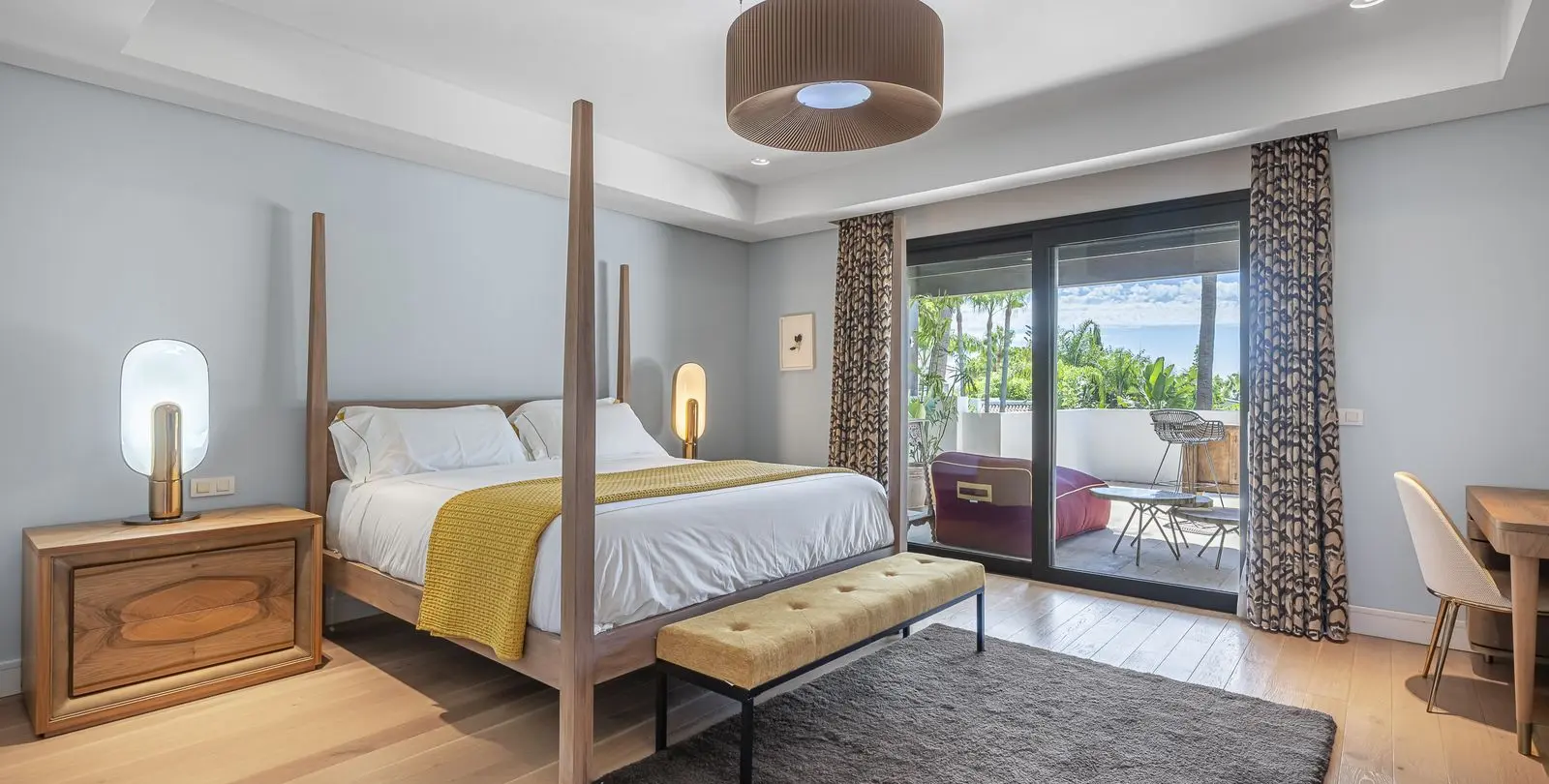 Sale of detached villa in The Golden Mile 34