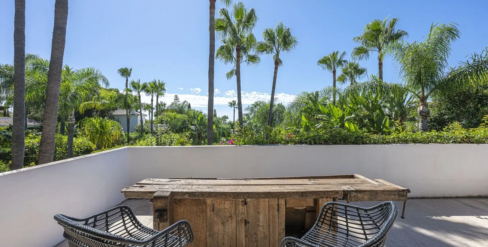 Sale of detached villa in The Golden Mile 38