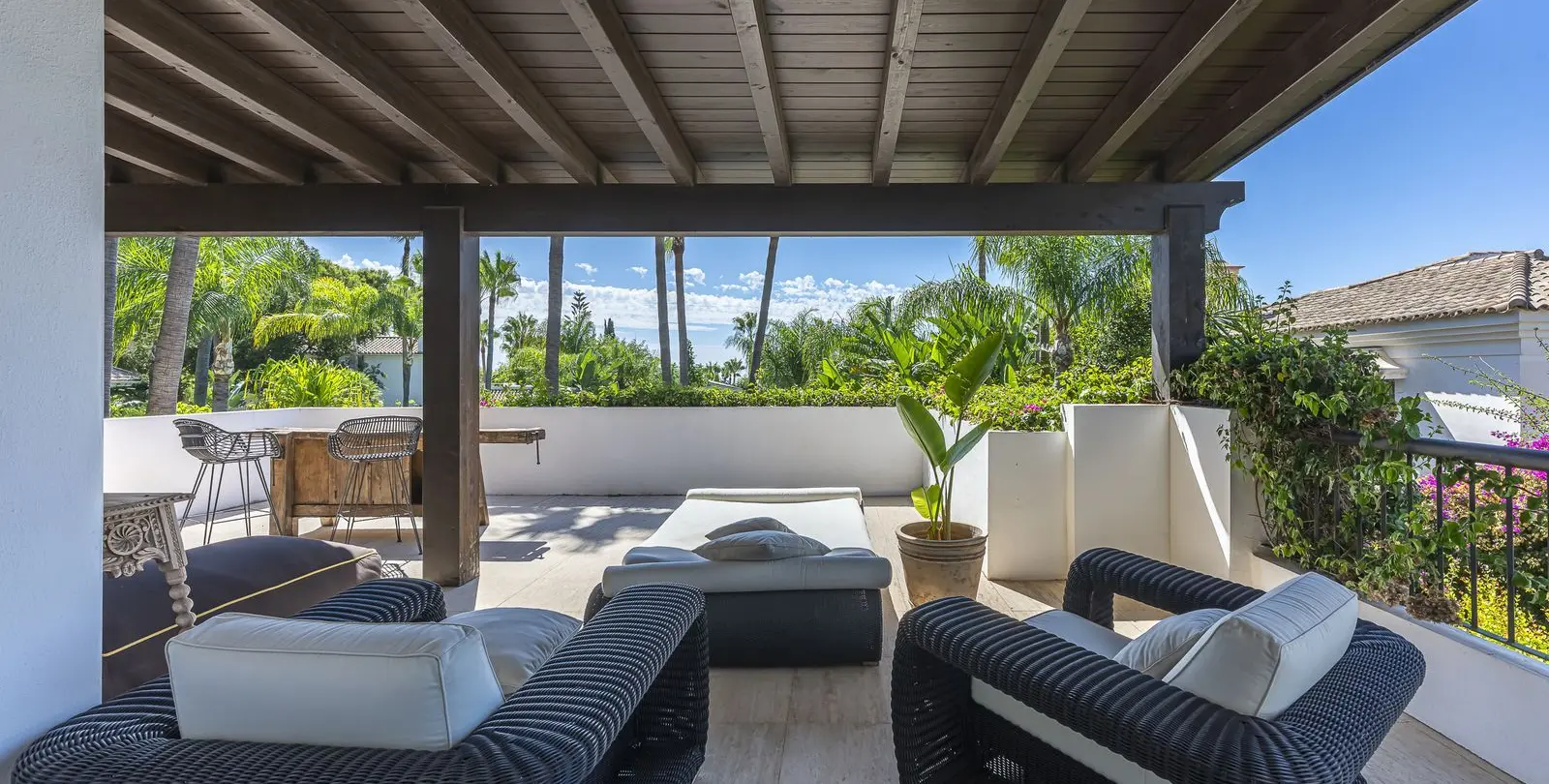 Sale of detached villa in The Golden Mile 41