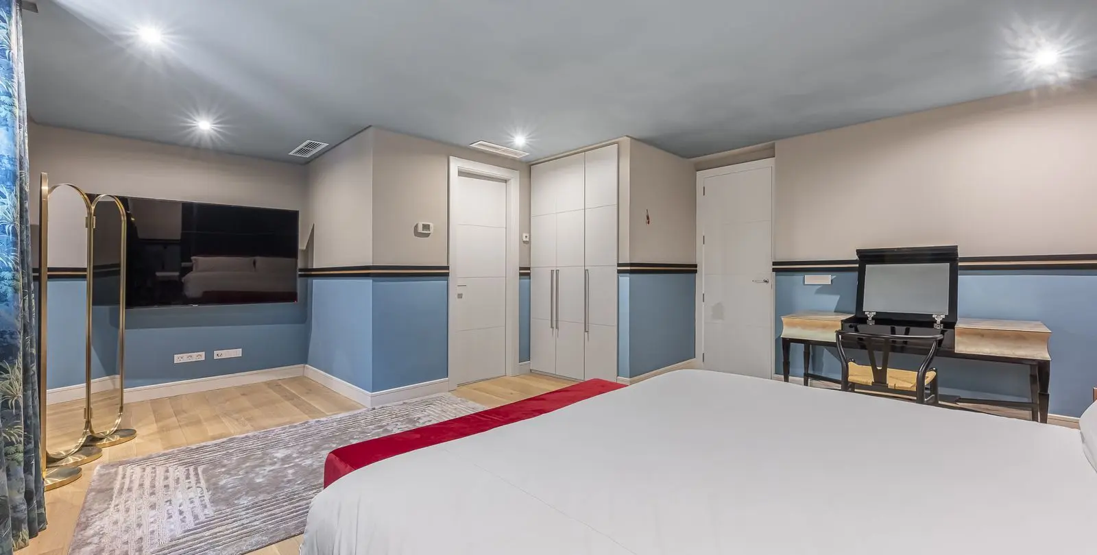 Sale of detached villa in The Golden Mile 59