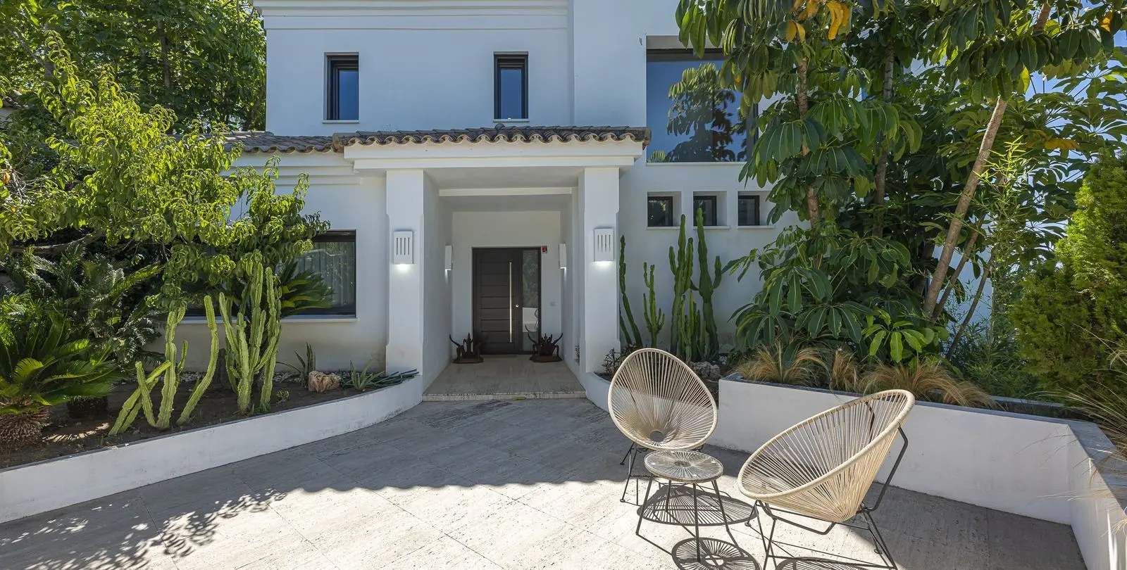 Sale of detached villa in The Golden Mile 72