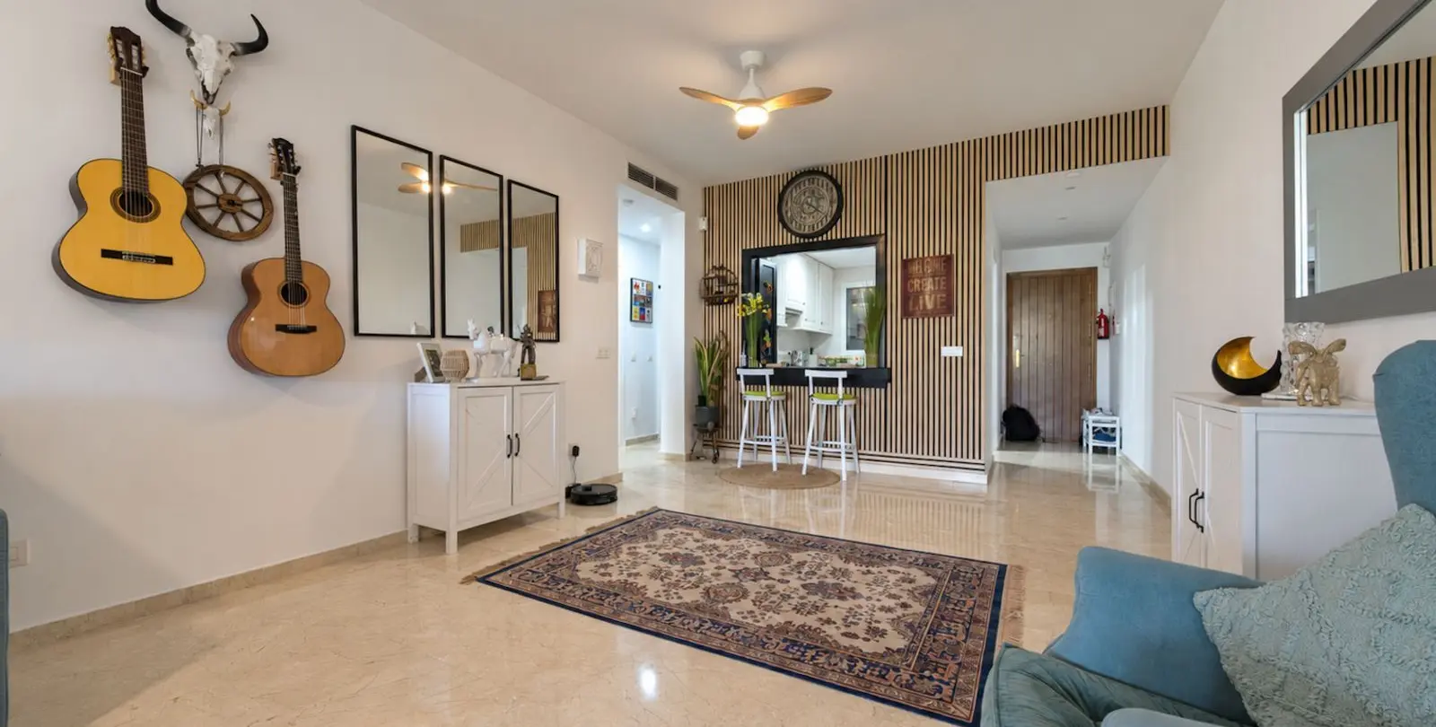 Sale of middle floor apartment in Estepona 4