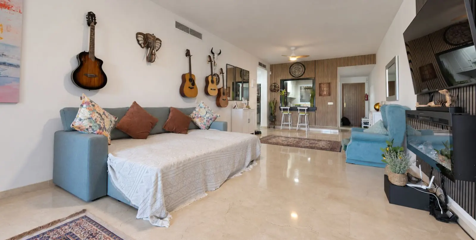 Sale of middle floor apartment in Estepona 5
