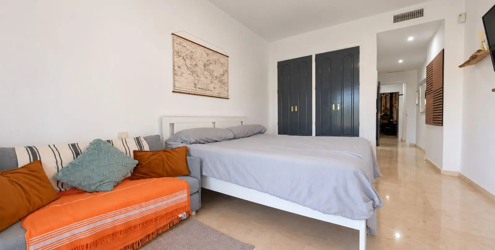 Sale of middle floor apartment in Estepona 9