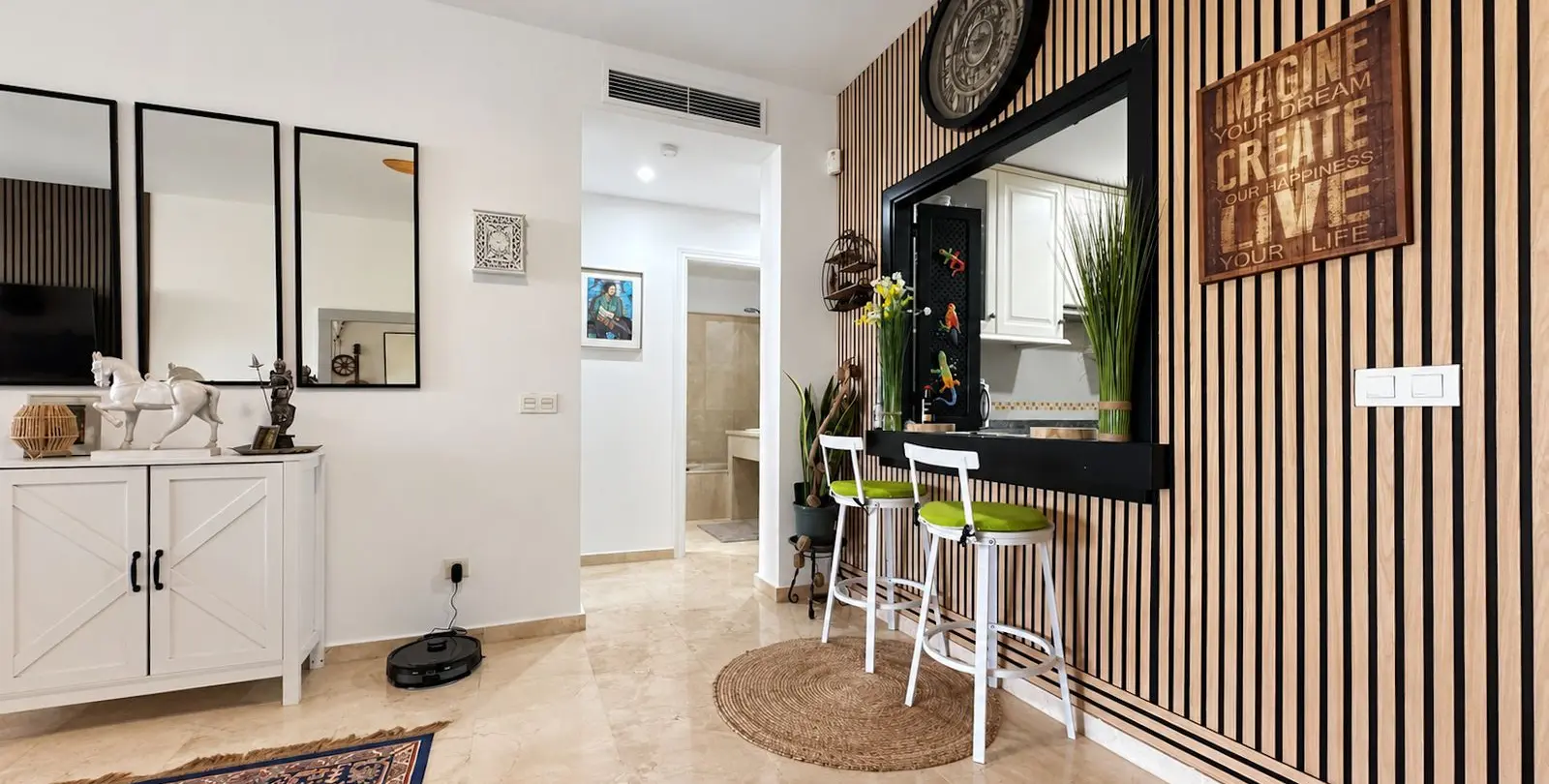 Sale of middle floor apartment in Estepona 25