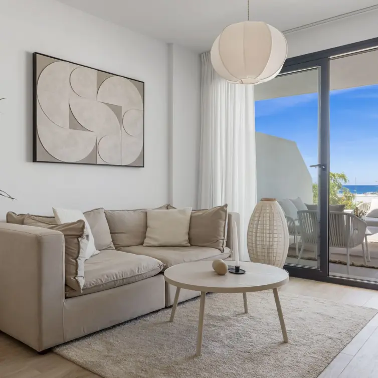 Venta de apartamento en planta media en Estepona