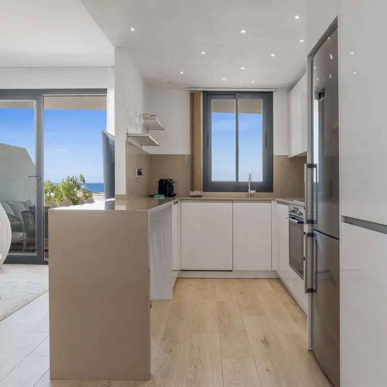 Venta de apartamento en planta media en Estepona