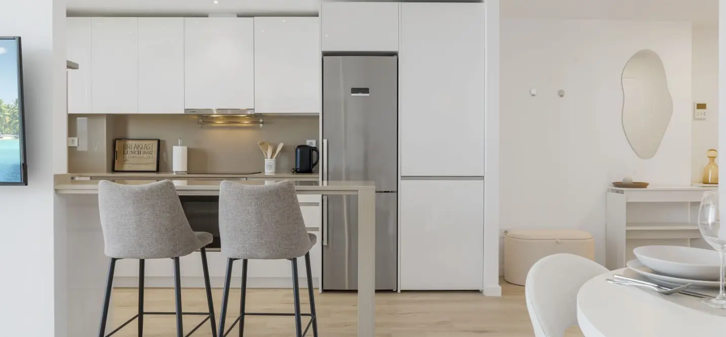 Venta de apartamento en planta media en Estepona 4