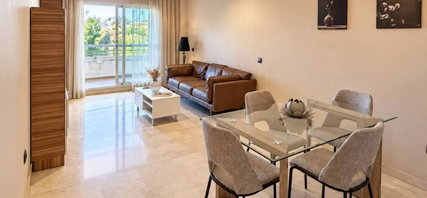 Продажа апартаментов на среднем этаже в Estepona 1