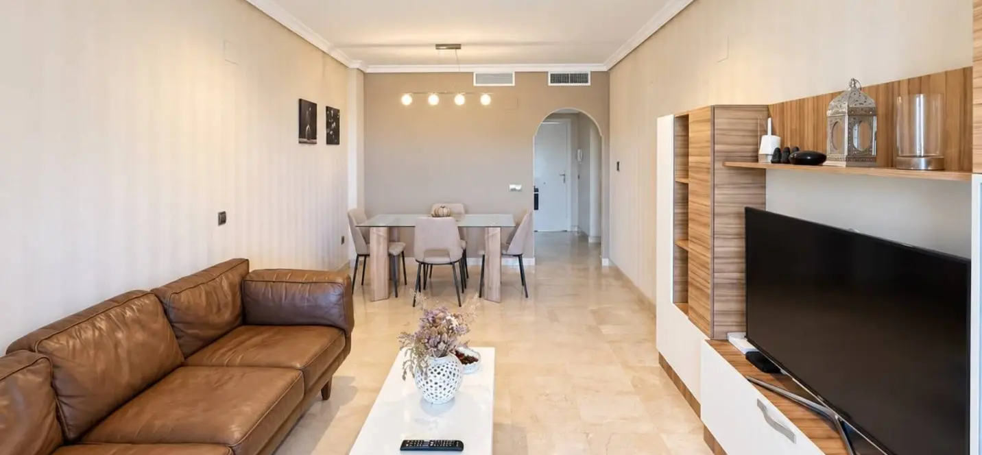 Продажа апартаментов на среднем этаже в Estepona 2