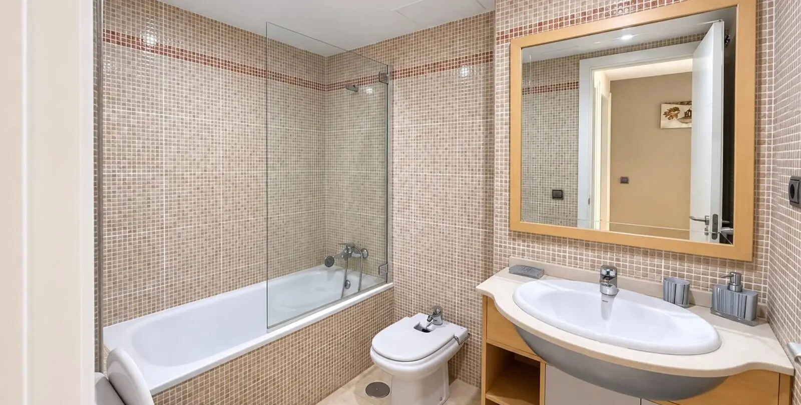 Продажа апартаментов на среднем этаже в Estepona 11