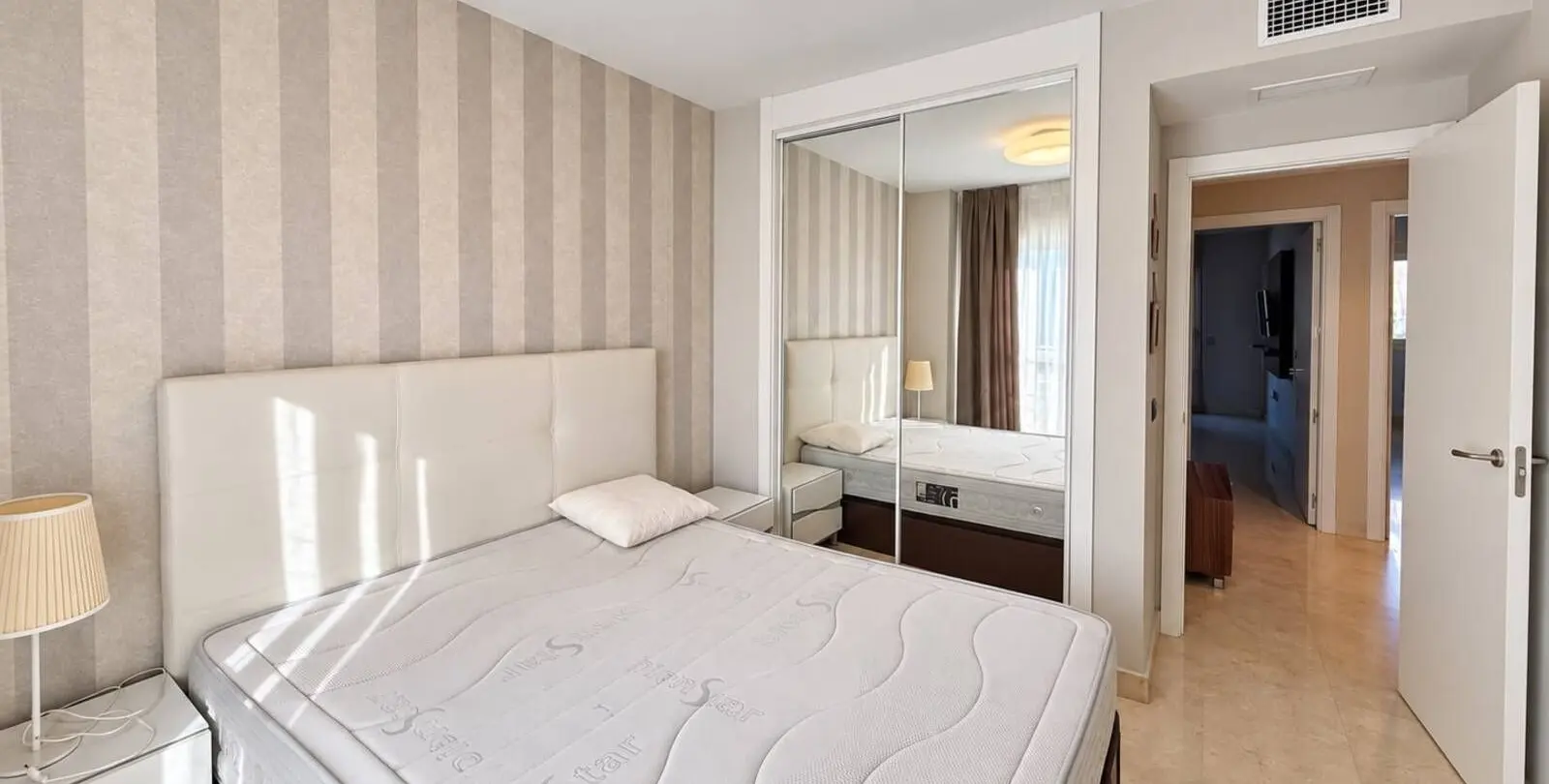 Продажа апартаментов на среднем этаже в Estepona 14