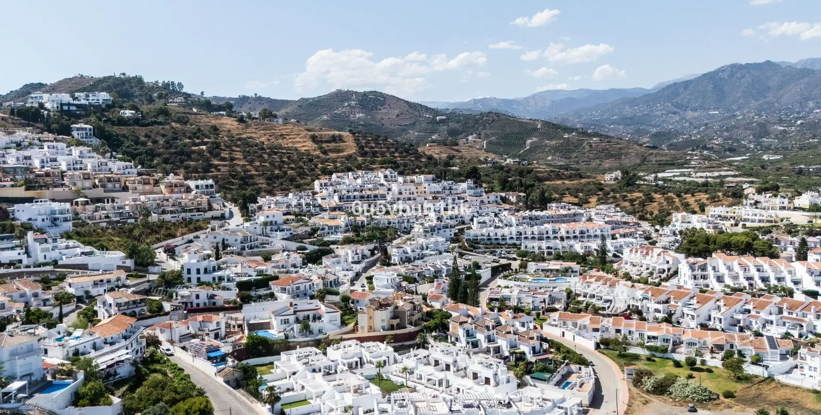 Продажа двухуровневых апартаментов в Nerja 40