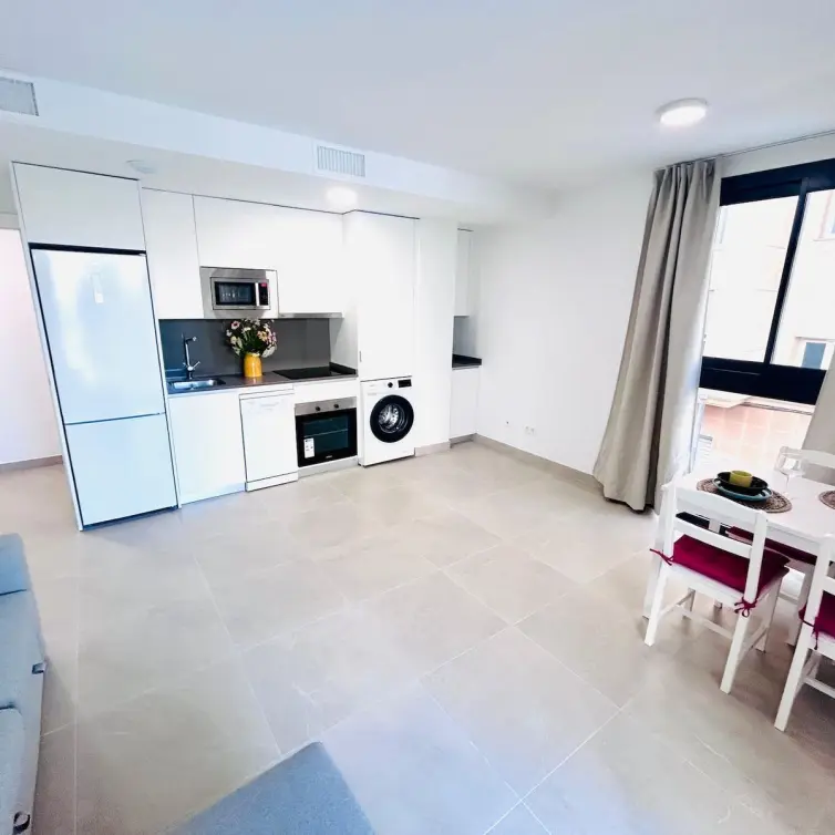 Venta de apartamento en planta media en Estepona