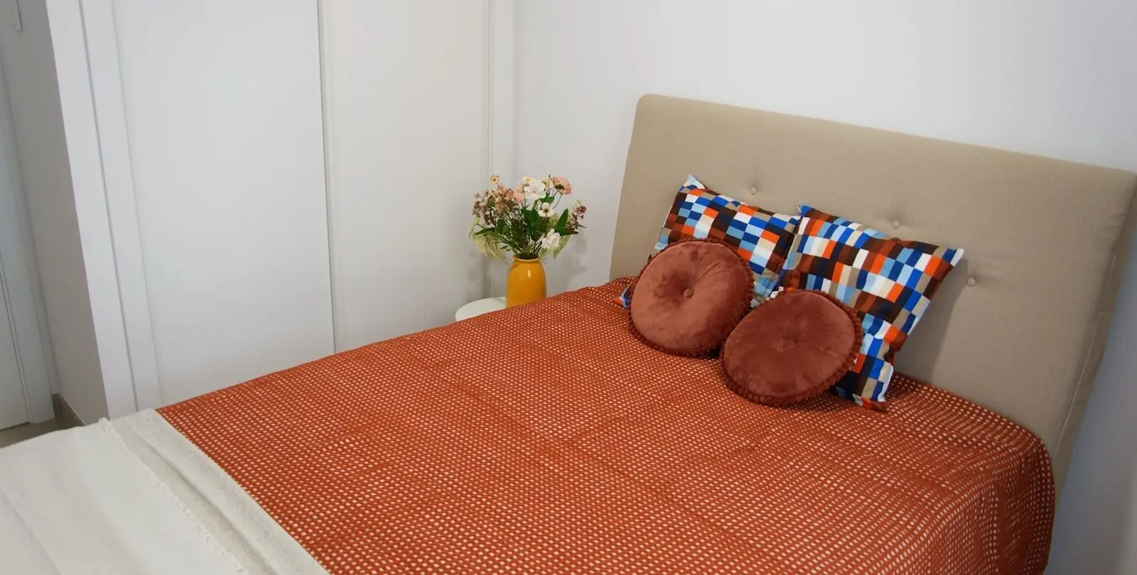 Venta de apartamento en planta media en Estepona 11
