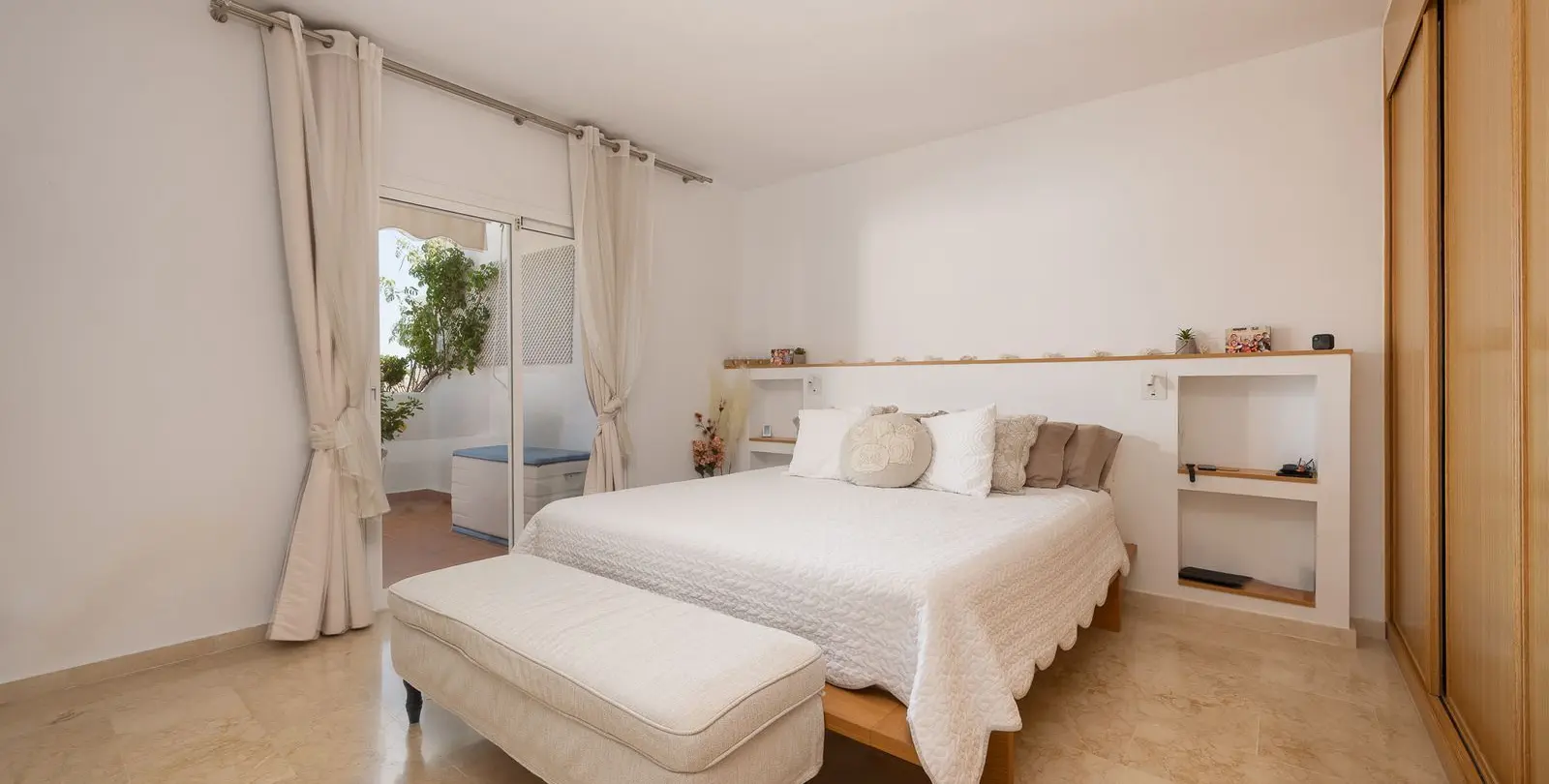 Venta de ático dúplex en Selwo 23