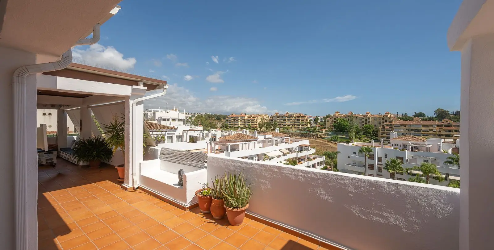 Venta de ático dúplex en Selwo 29