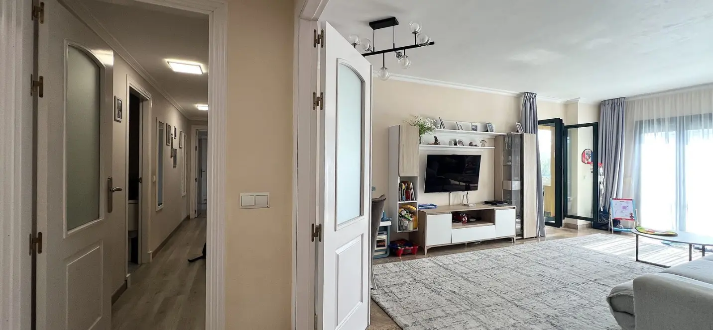 Продажа апартаментов на среднем этаже в San Pedro de Alcántara 1
