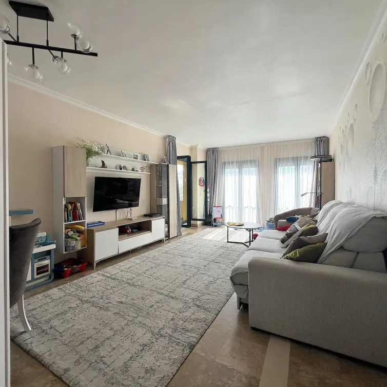 Продажа апартаментов на среднем этаже в San Pedro de Alcántara