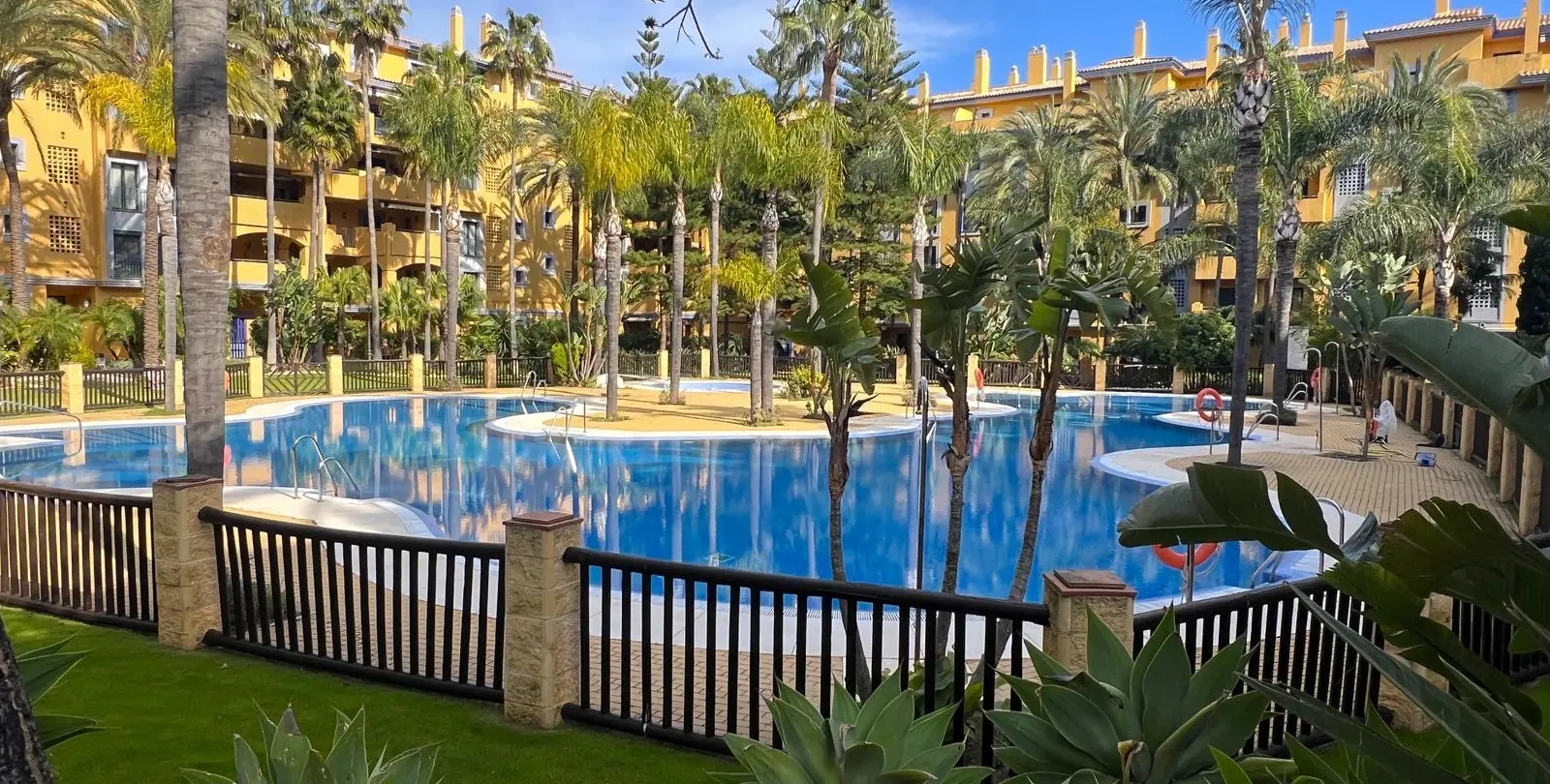 Продажа апартаментов на среднем этаже в San Pedro de Alcántara 22