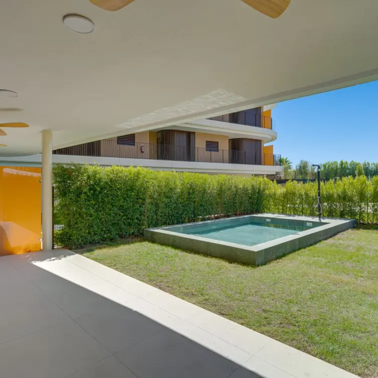 Sale of ground floor apartment in Higueron