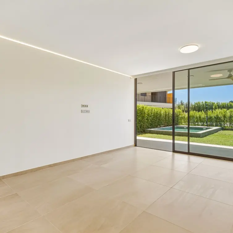 Sale of ground floor apartment in Higueron