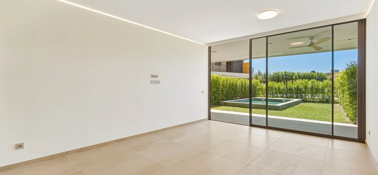 Sale of ground floor apartment in Higueron 3