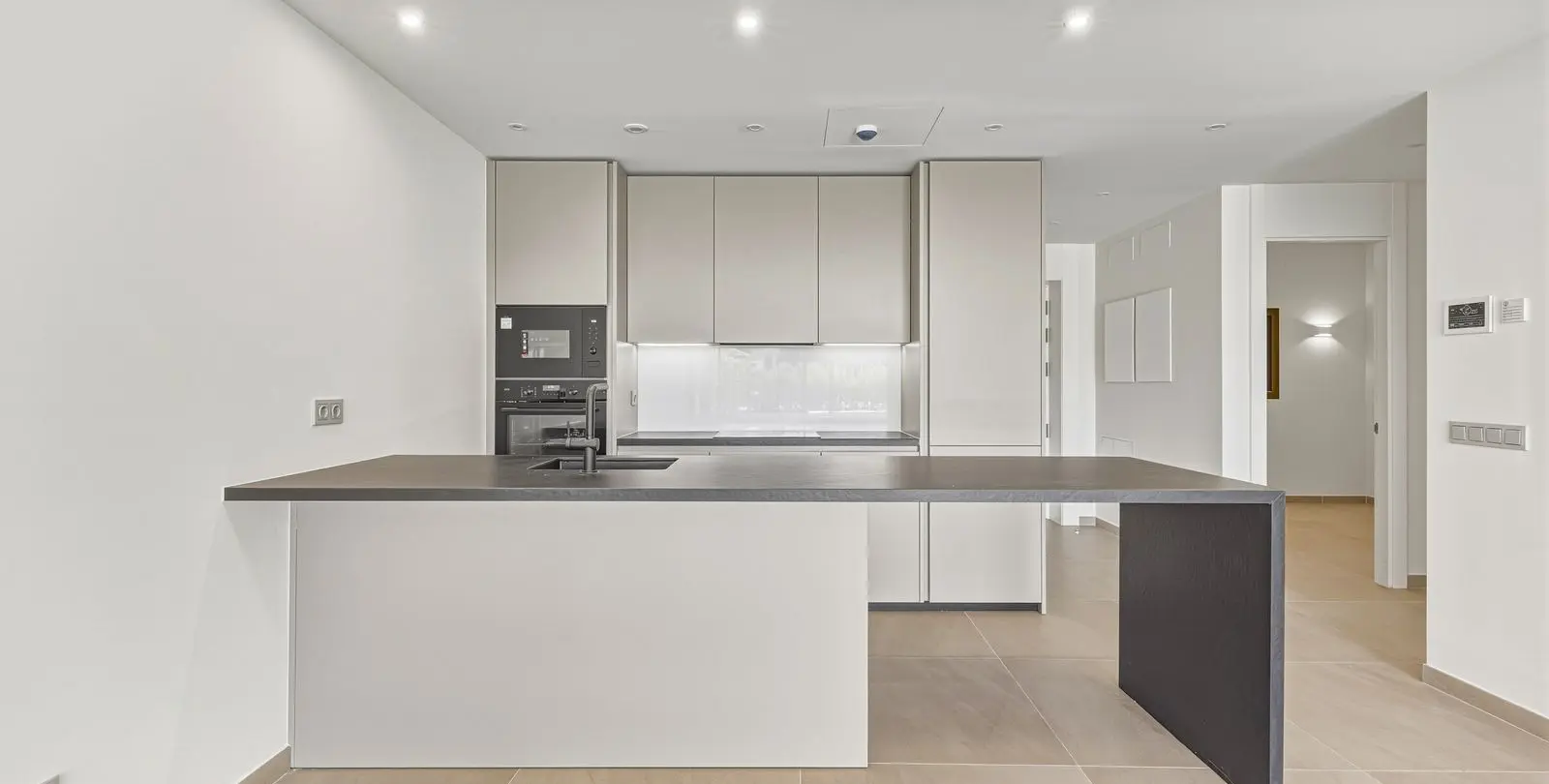 Sale of ground floor apartment in Higueron 6