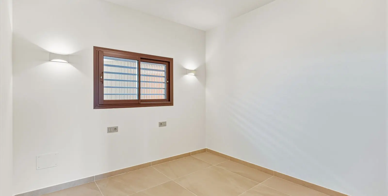 Sale of ground floor apartment in Higueron 10