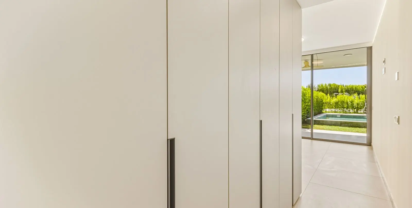 Sale of ground floor apartment in Higueron 19