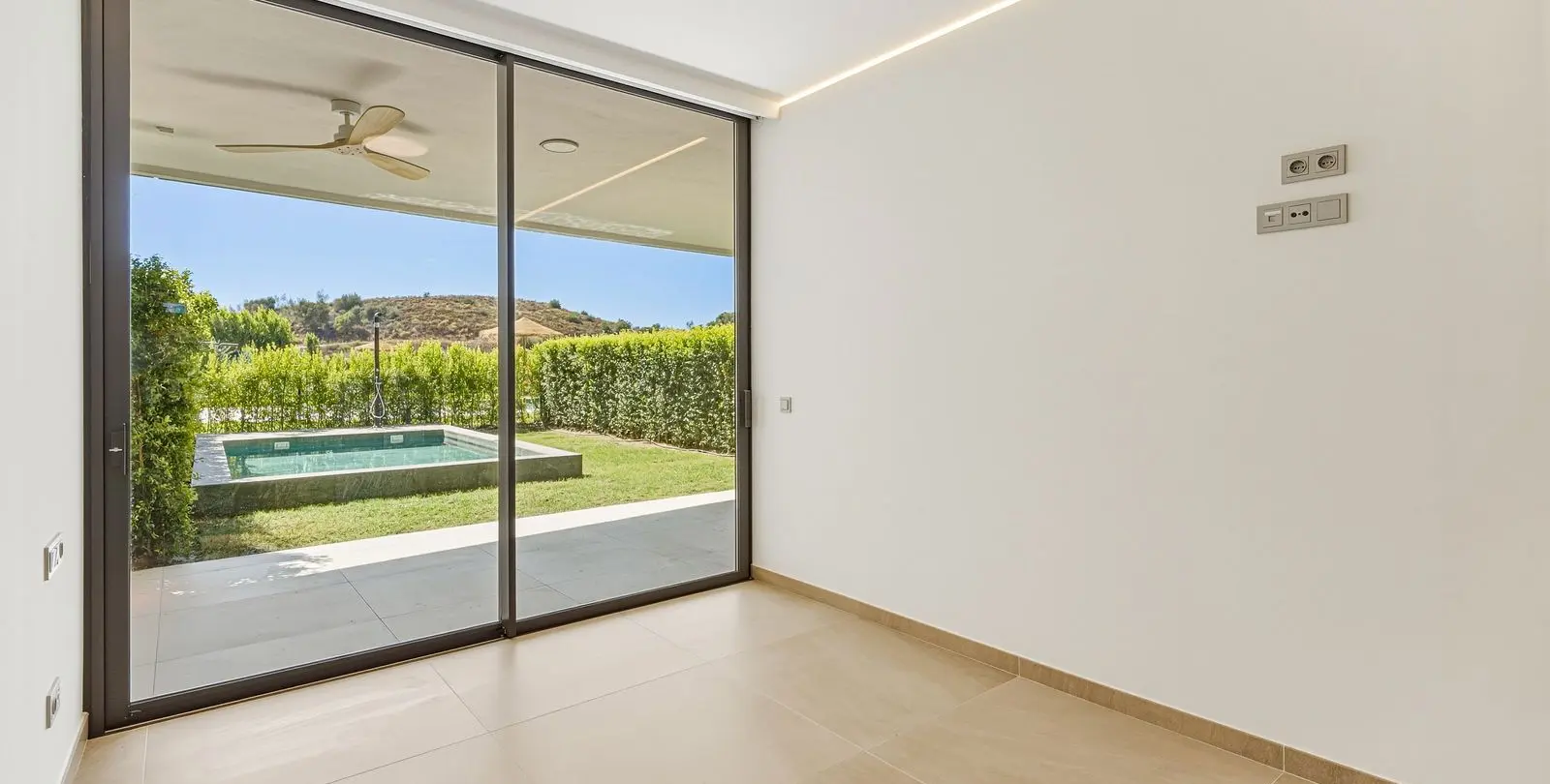 Sale of ground floor apartment in Higueron 20