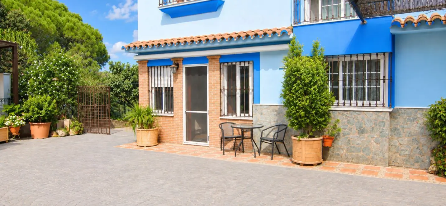 Sale of detached villa in Coín 1