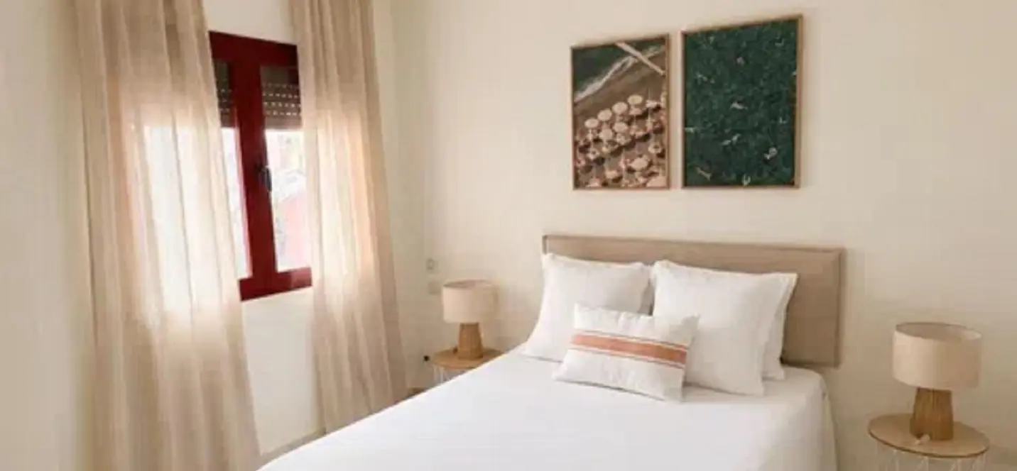 Venta de apartamento en planta media en Marbella 2