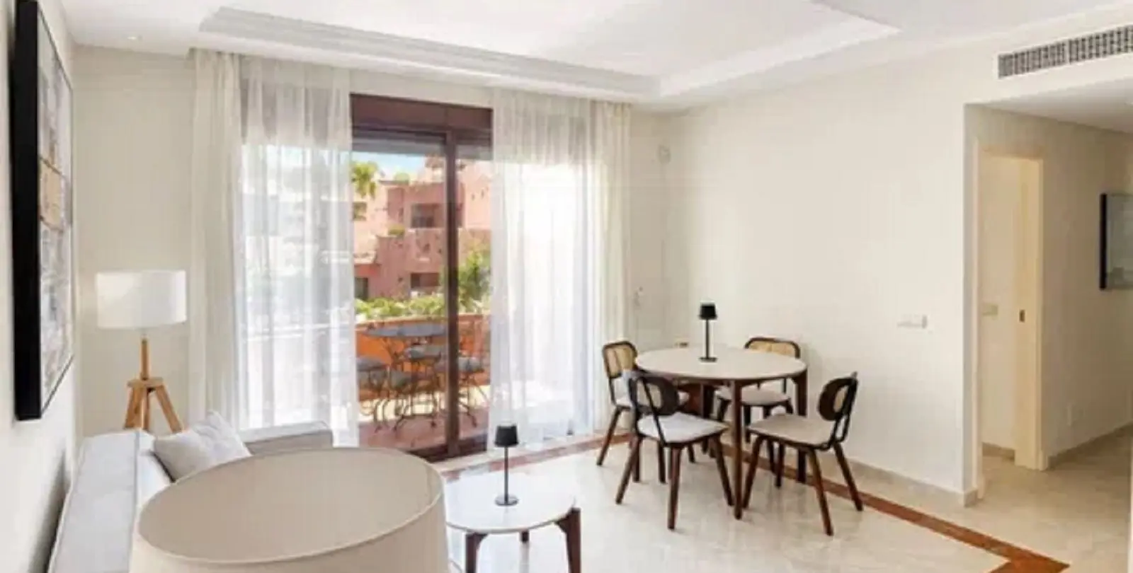 Venta de apartamento en planta media en Marbella 6