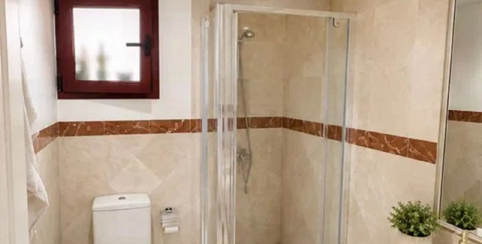 Venta de apartamento en planta media en Marbella 8