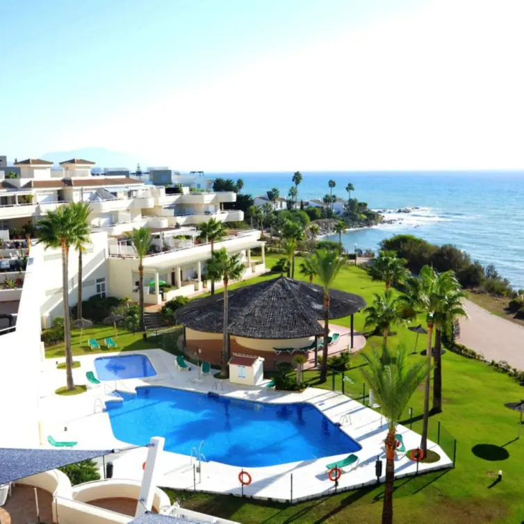 Venta de ático en Estepona
