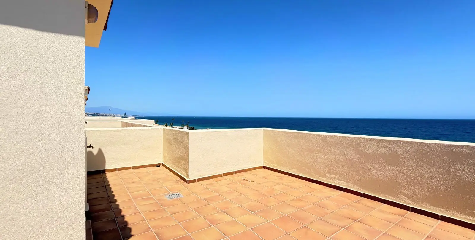 Venta de ático en Estepona 30