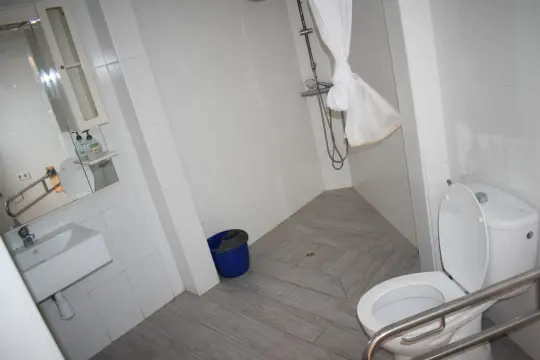 Image 8 thumb