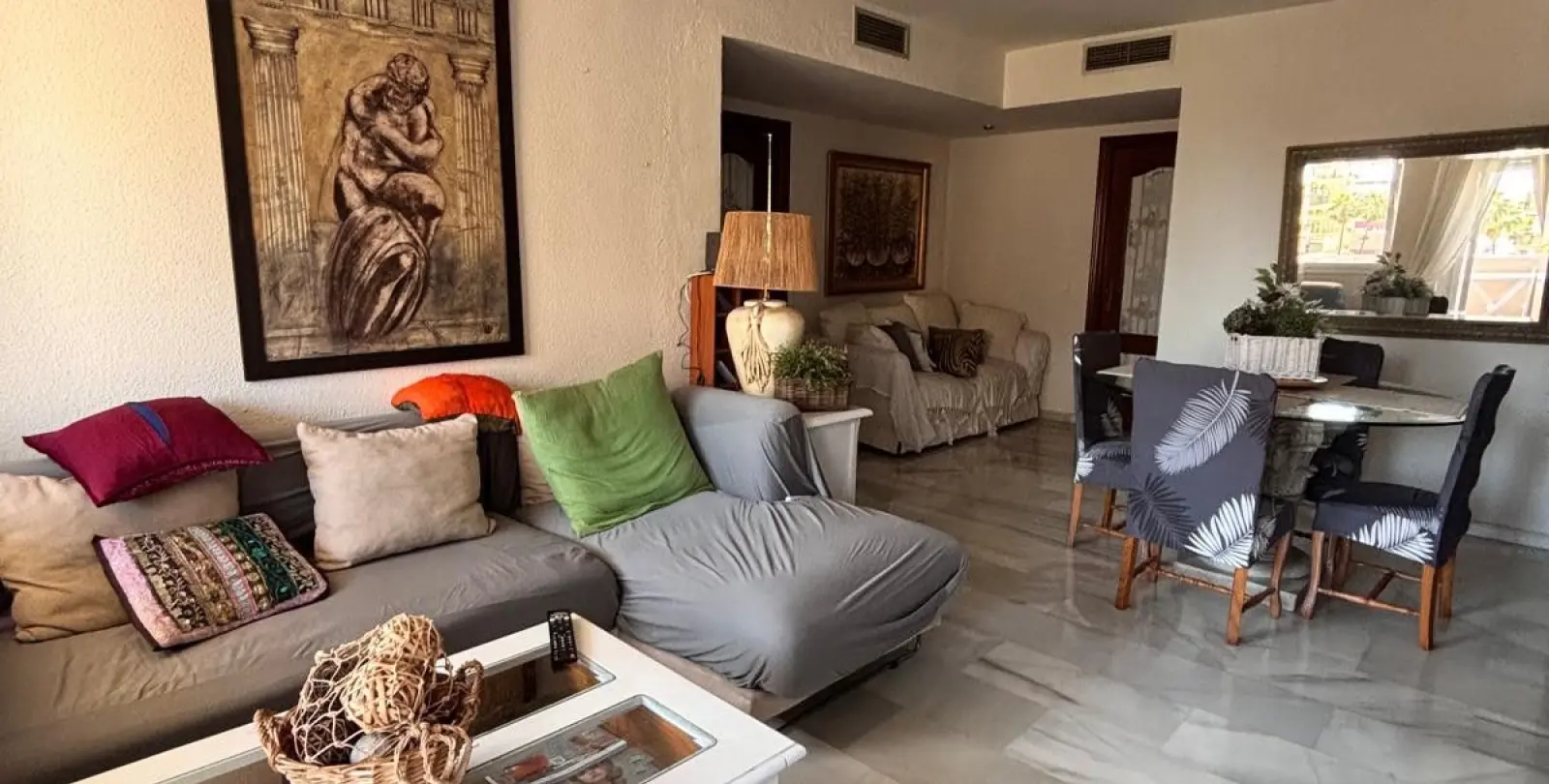 Venta de apartamento en planta media en Marbella 1